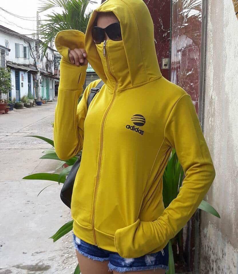 Áo khoác nữ thun nữ vàng có mũ khẩu trang
