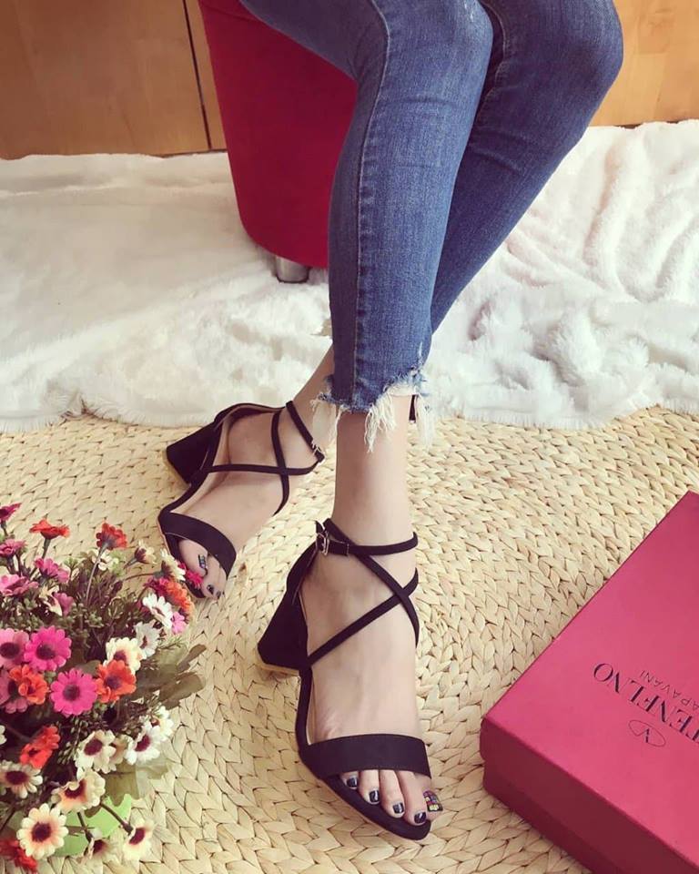 GIÀY CAO GÓT NỮ DÂY CHÉO CỔ CHÂN LẠ MẮT